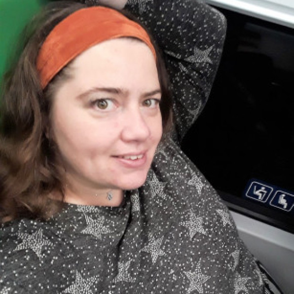 Profile picture of woman934934